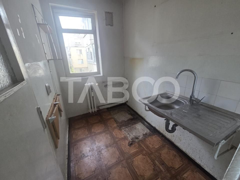 Apartament decomandat 2 camere 40 mpu etaj 2 zona 13 Decembrie – fotografia 6 din 6