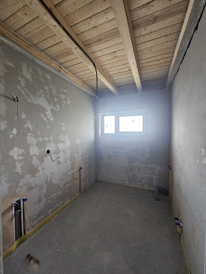 Casa NZEB cu panouri fotovoltaice in Dezmir – fotografia 16 din 24