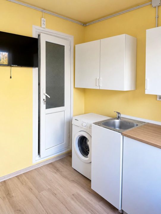 SE INCHIRIAZA GARSONIERA 11MP2 ,ZONA ALBAC ,RENOVATA – fotografia 3 din 5