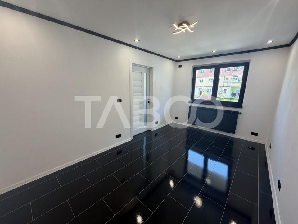 Apartament 2 camere semidecomandat parter renovat 2026 – fotografia 2 din 6