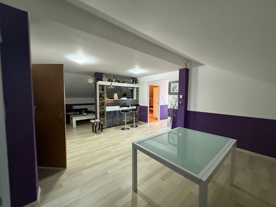 Apartament 3 camere decomandat, 100 mp, Bariera Valcii, zona Bordei – fotografia 3 din 14
