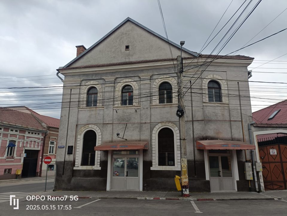 Spaţiu comercial în zona centrală de vânzare – fotografia 1 din 8