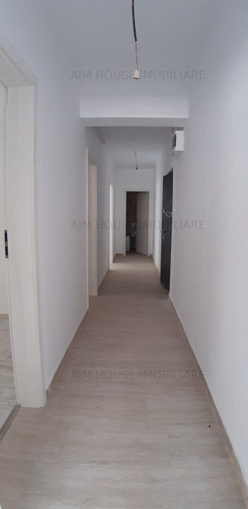  – fotografia 2 din 12