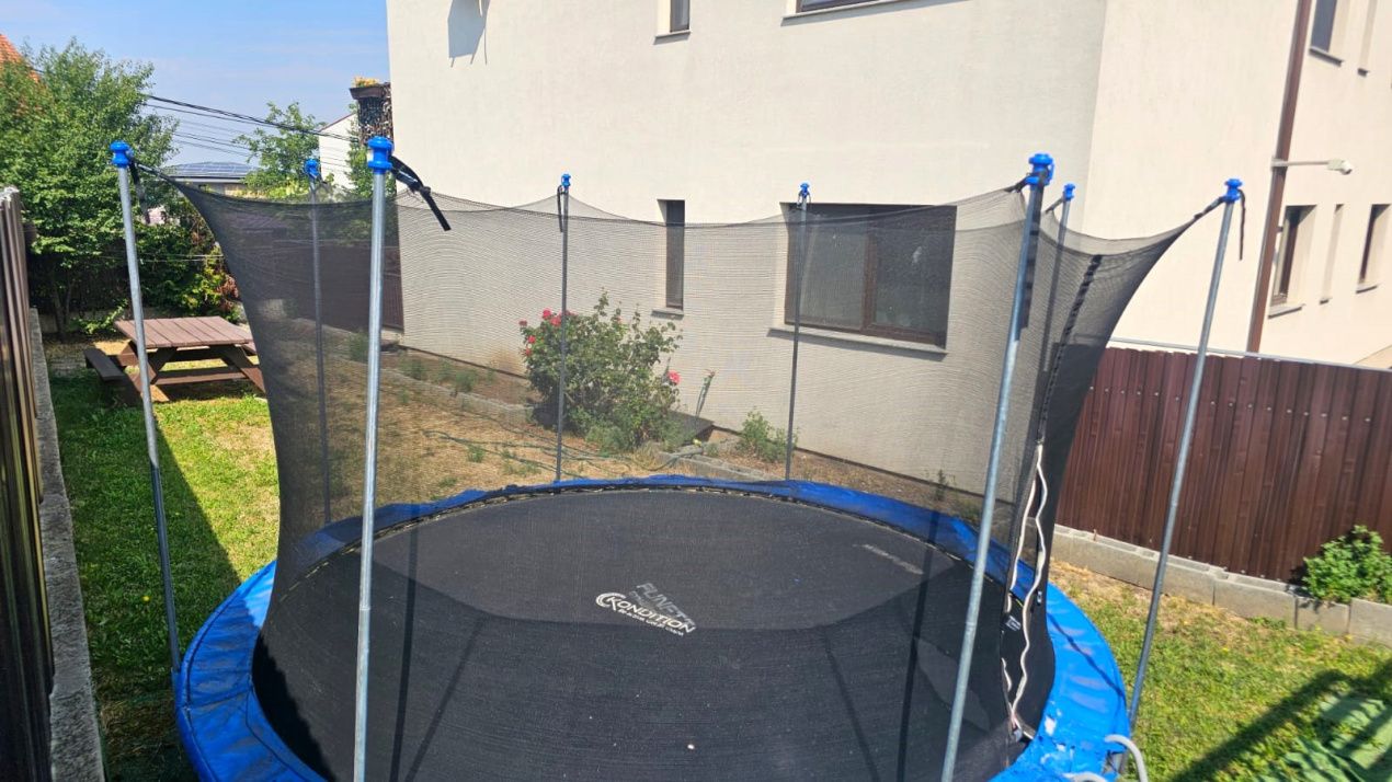 Apartament cu gradina si 2 parcari, in Europa – fotografia 13 din 15