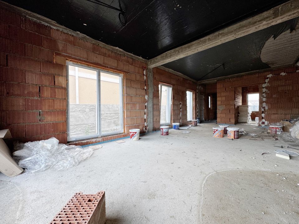 Duplex despartit prin camera tehnica, 121mp utili si 350mp teren - Urseni – fotografia 4 din 29