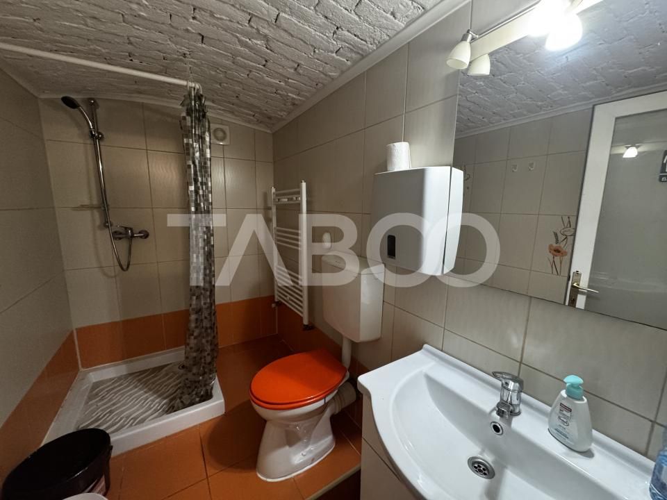 Spatiu comercial de inchiriat cu 4 camere 85 mpu Central Sibiu – fotografia 6 din 12