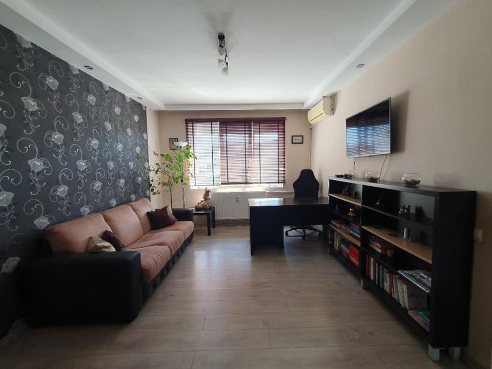 Apartament 3 camere -5 minute metrou Dristor – fotografia 1 din 14