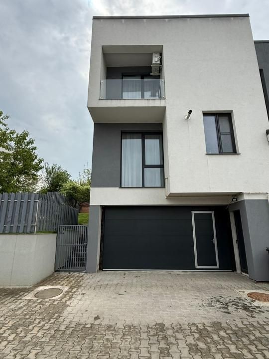 Duplex de vanzare de 120 mp , teren 300 mp zona Vivo – fotografia 11 din 14