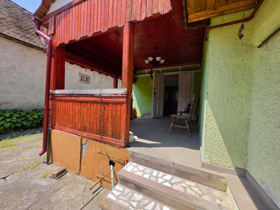 Casa la tara, Apoldul de Sus, 4 camere dormitoare, anexe, pivnita, teren 1200 mp – fotografia 9 din 43