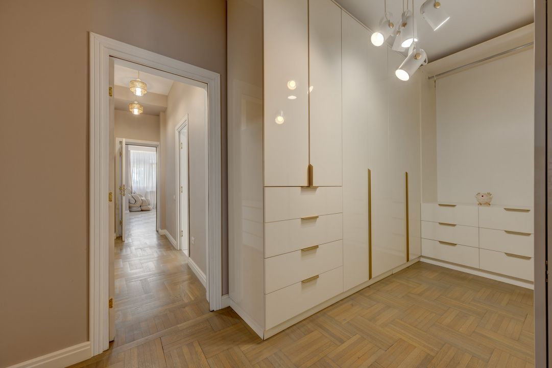 CAROL - EPISCOP CHESARIE, APARTAMENT 250 MP TOTAL, CURTE 250 MP! – fotografia 6 din 20