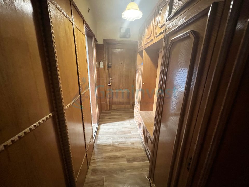 Apartament de inchiriat cu 3 camere Blv. Dacia, Oradea, Pet Friendly – fotografia 2 din 14