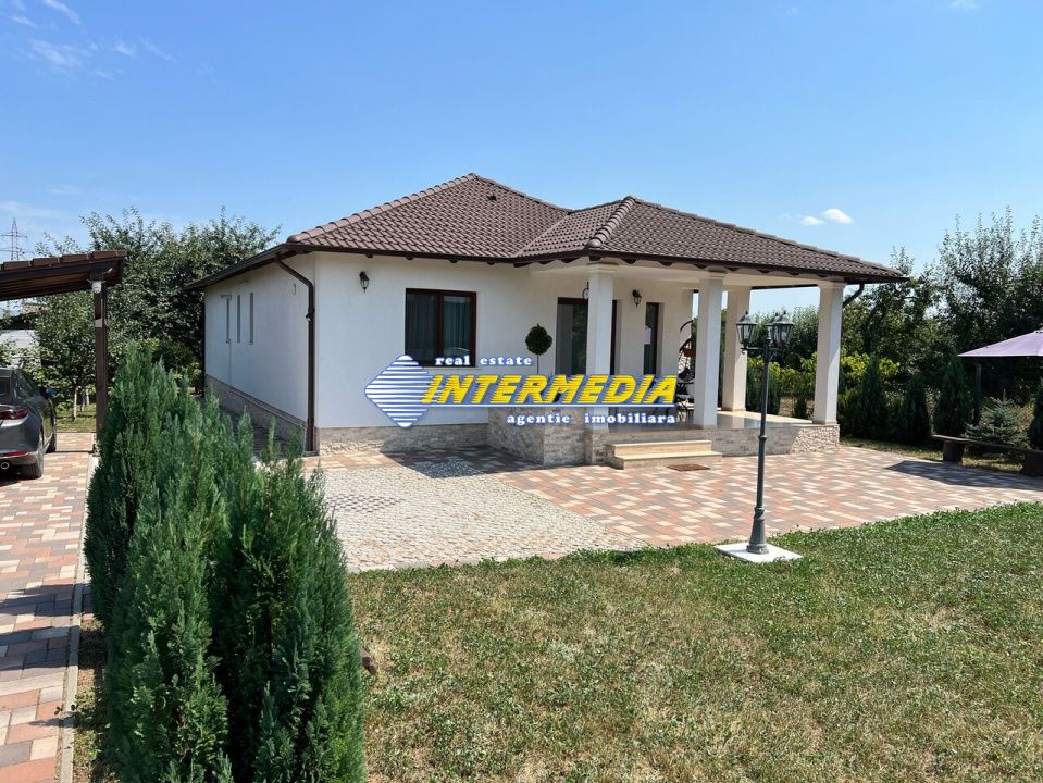 Casa noua construita pe un nivel in Cetate, ultrafinisa – fotografia 9 din 12