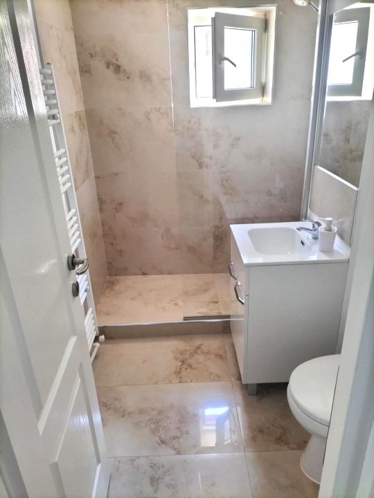 Apartament 3 camere 2 bai, parcare, CETATE mobilat si utilat complet – fotografia 5 din 14
