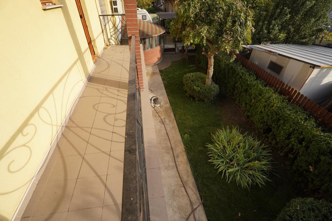Vilă 8 Camere | 428 MP | Teren 703 MP | 4 Garaje | Voluntari – fotografia 18 din 27