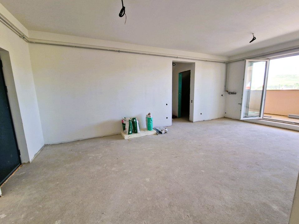Apartament spatios pe strada Cetatii – fotografia 2 din 14