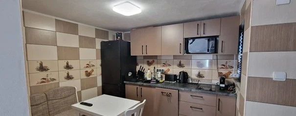 Casă la țară de vânzare – Buzoesti, Argeș | Ideală pentru locuit sau relaxare – fotografia 3 din 10