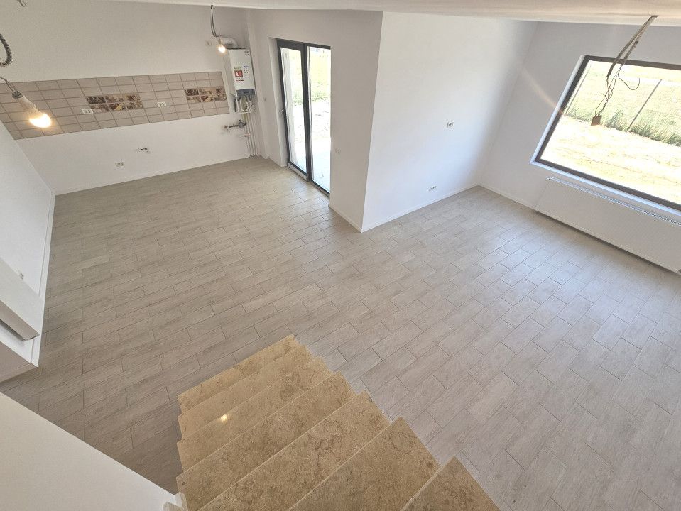 ✨Dascalu-Vila 5 camere, 3 bai, 2 terase, 400mp teren ✨ – fotografia 3 din 25