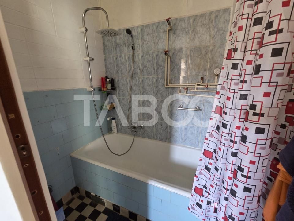 Casa 2 camere curte comuna de vanzare zona Centrala 47 mp utili – fotografia 6 din 8