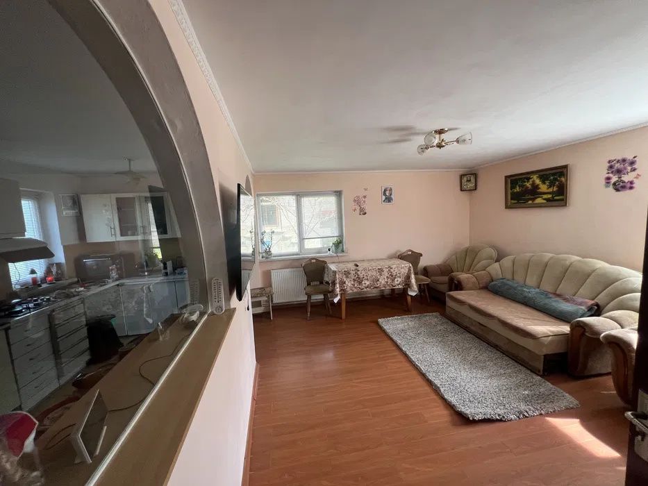 Casa de vanzare de 197mp teren 1000 mp zona Campenesti – fotografia 1 din 8