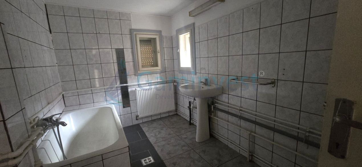 Teren si casa de vanzare,zona cu vizibilitate,Cantemir,Oradea – fotografia 5 din 7