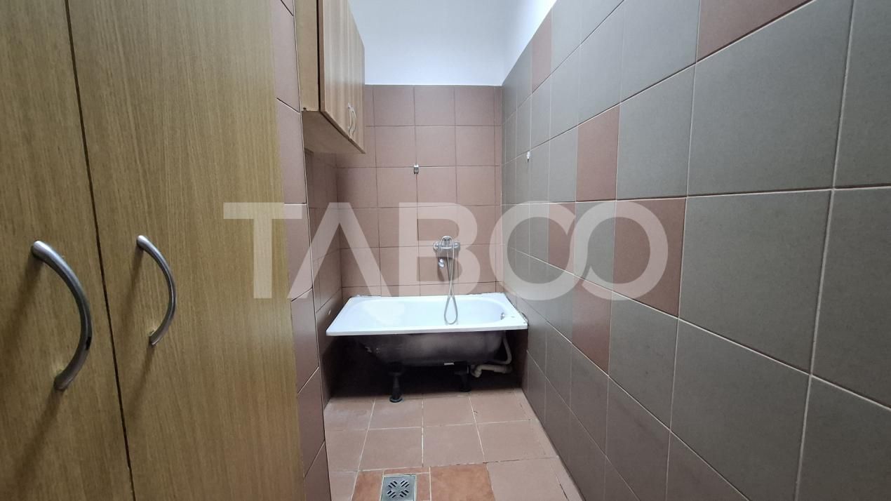 Spatiu comercial 120 mpu cu vitrina 8m si vad pietonal Valea Aurie – fotografia 8 din 9