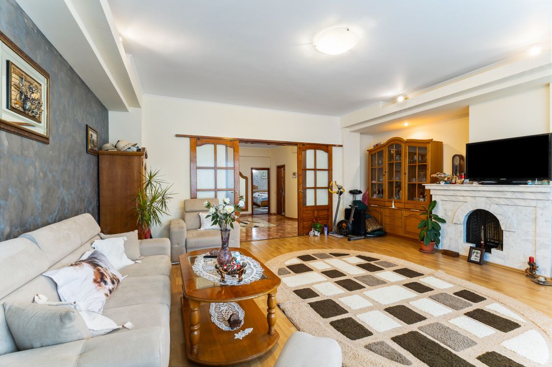 Vila de vânzare Faleza Nord de 557 mpt compusă din 3 apartamente lângă ZoomBeach – fotografia 1 din 25