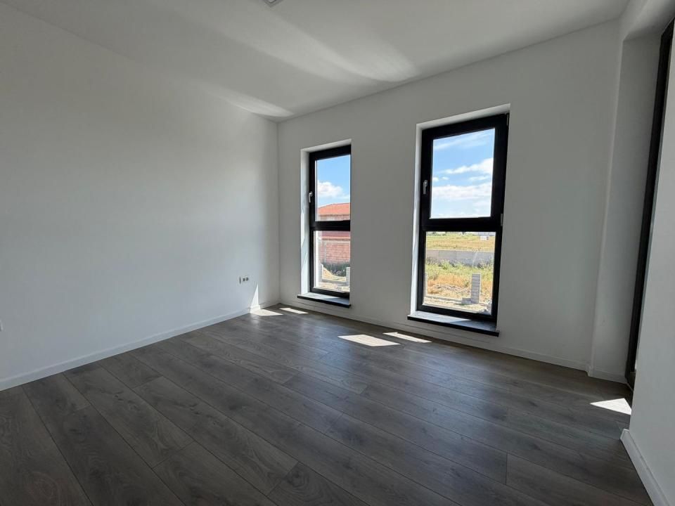 Duplex | COMISION 0 | Curte amenajata | Toate utilitatile | 3 Bai | – fotografia 6 din 18