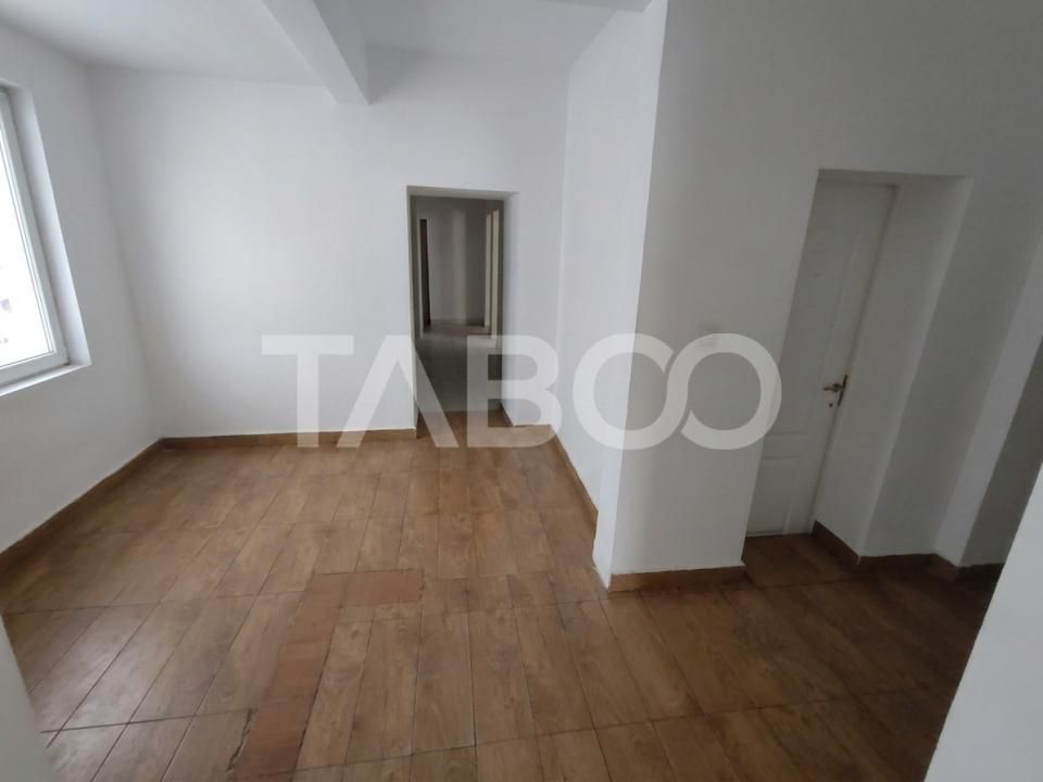 Spatiu comercial cu vitrina pe Bulevardul Nicolae Balcescu -Comision 0 – fotografia 3 din 5