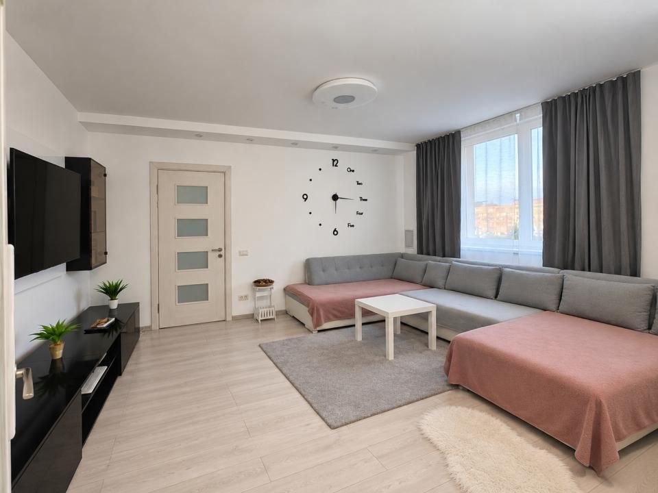 Gara de Nord | 3 camere | Vedere spre parc | 2 băi | Mobilat și utilat | – fotografia 1 din 19