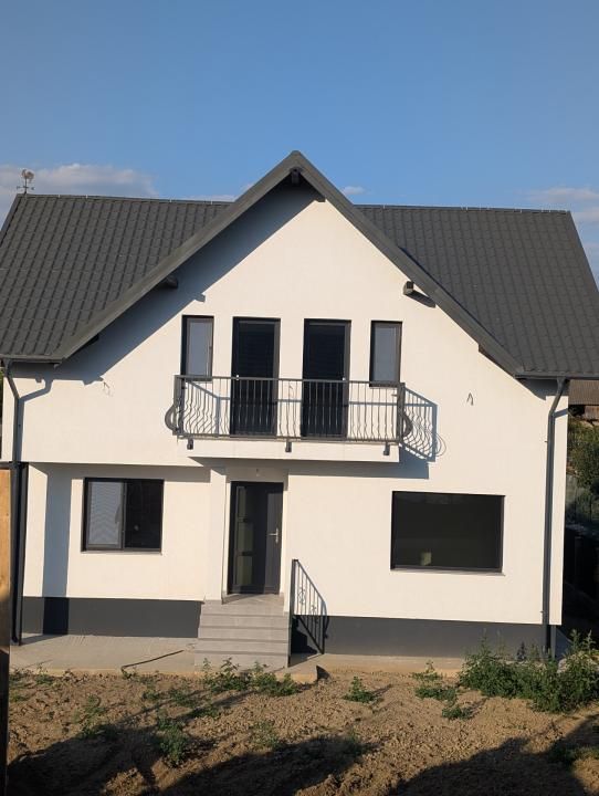 Casa noua Lilieci P+1, încălzire pardoseală , finisaje premium – fotografia 1 din 7