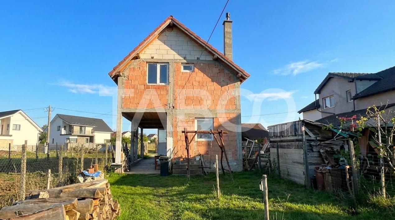 Casa individuala 4 camere cu curte de 550 mp 2 bai Cristian Sibiu – fotografia 1 din 11