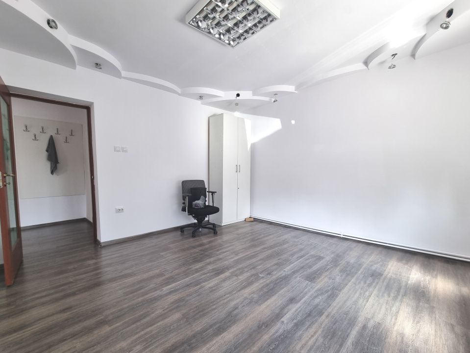 Spatiu de birouri cu 3 locuri de parcare, cartier Intre Lacuri – fotografia 2 din 11
