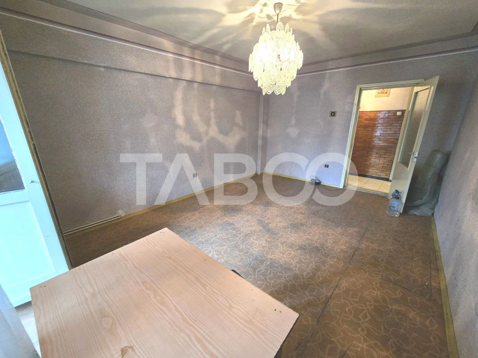 Apartament decomandat 4 camere 4 balcoane 2 bai etaj 1 Central Sibiu – fotografia 5 din 22