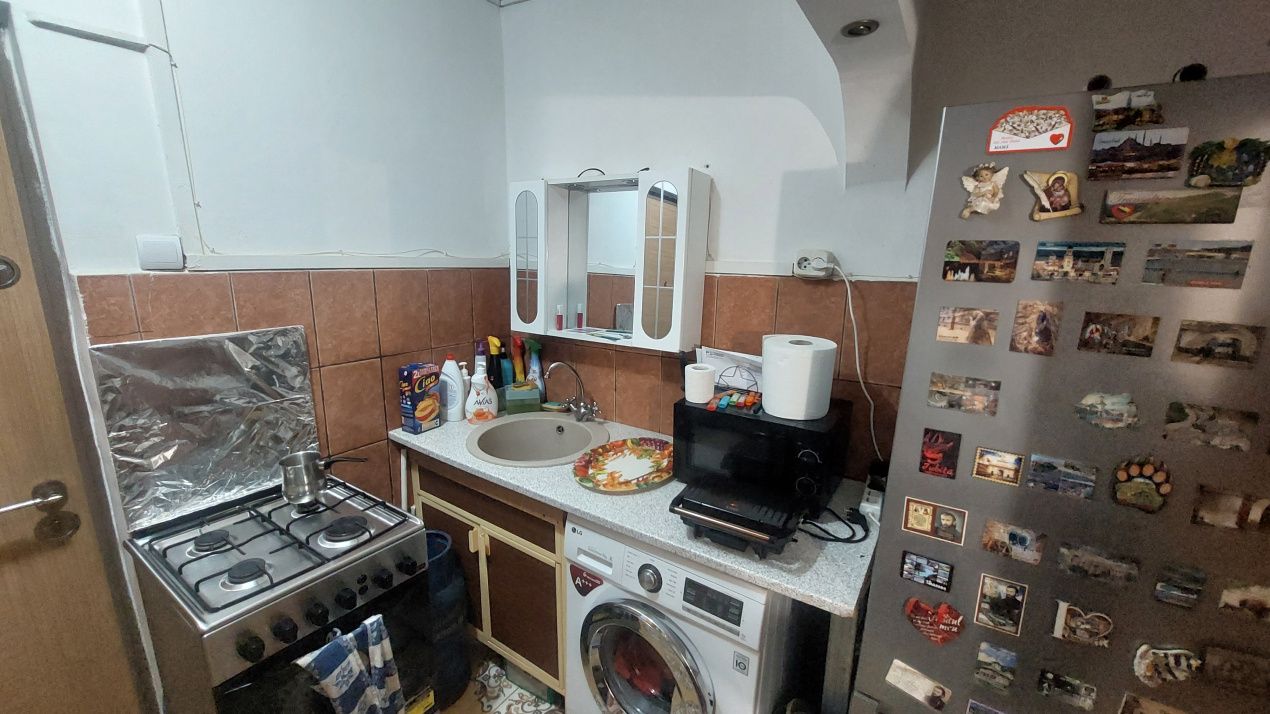 Camera de camin, 20mp, etajul 3, cartier Sarari, zona Liceul Henri Coanda – fotografia 2 din 3