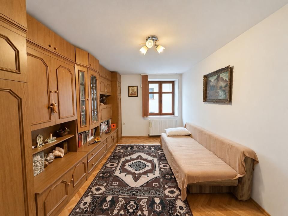 APARTAMENT 2 CAMERE ÎN CENTRUL SIBIULUI – OPORTUNITATE CU POTENȚIAL ENORM! – fotografia 3 din 11