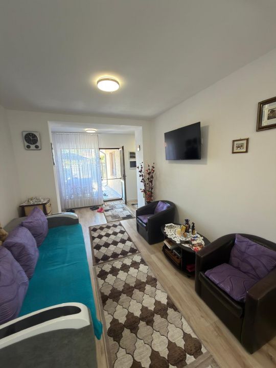 Casă de vânzare în Medeea-CET, Constanța – 3 camere, 2 băi, teren 154 mp – fotografia 1 din 16