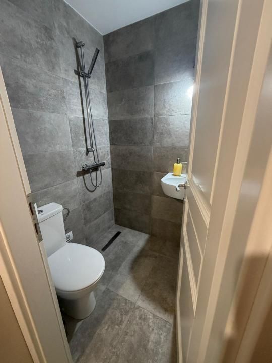 Apartament 3 camere complet renovat, garaj + parcare, aproape de centru – fotografia 11 din 11