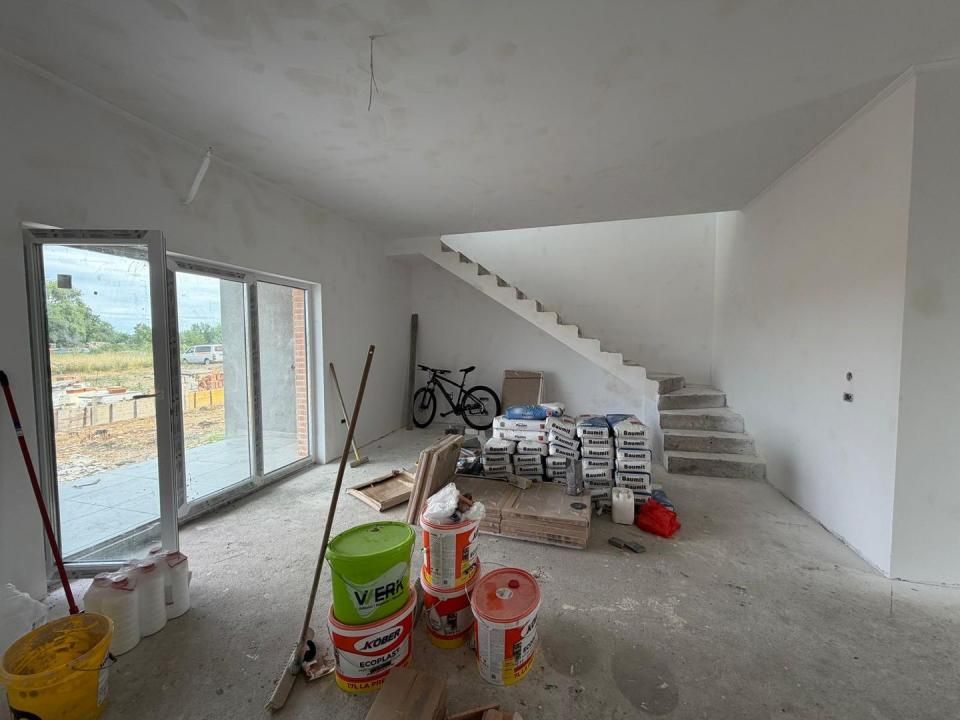 Triplex in Sacalaz | Finisaje premium | 3 camere | Asfalt | 2 terase – fotografia 4 din 13