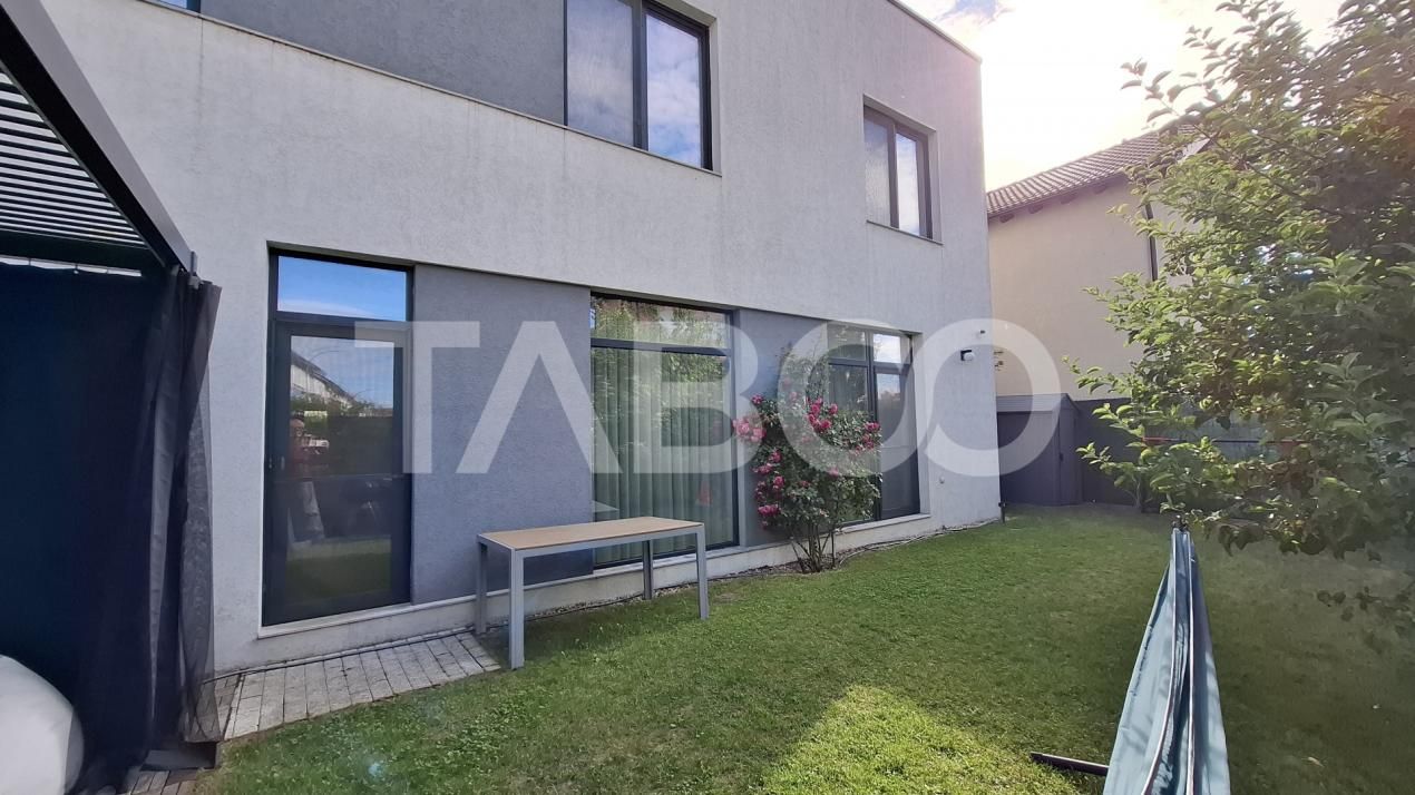Casa moderna de vanzare tip qvadruplex 3 in 1 in Selimbar Sibiu – fotografia 1 din 26