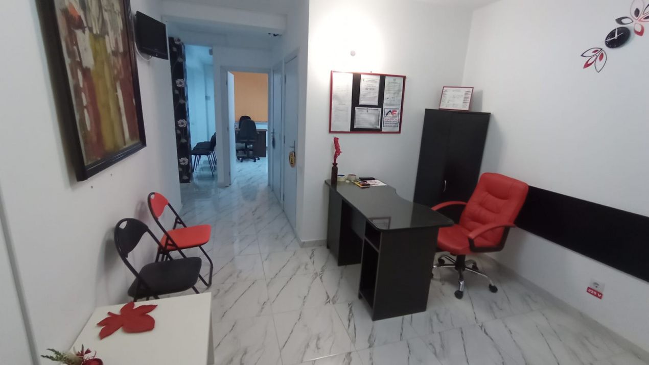 Spatiu comercial 50 mp utili ,parcare, zona centrala Eroilor – fotografia 1 din 12