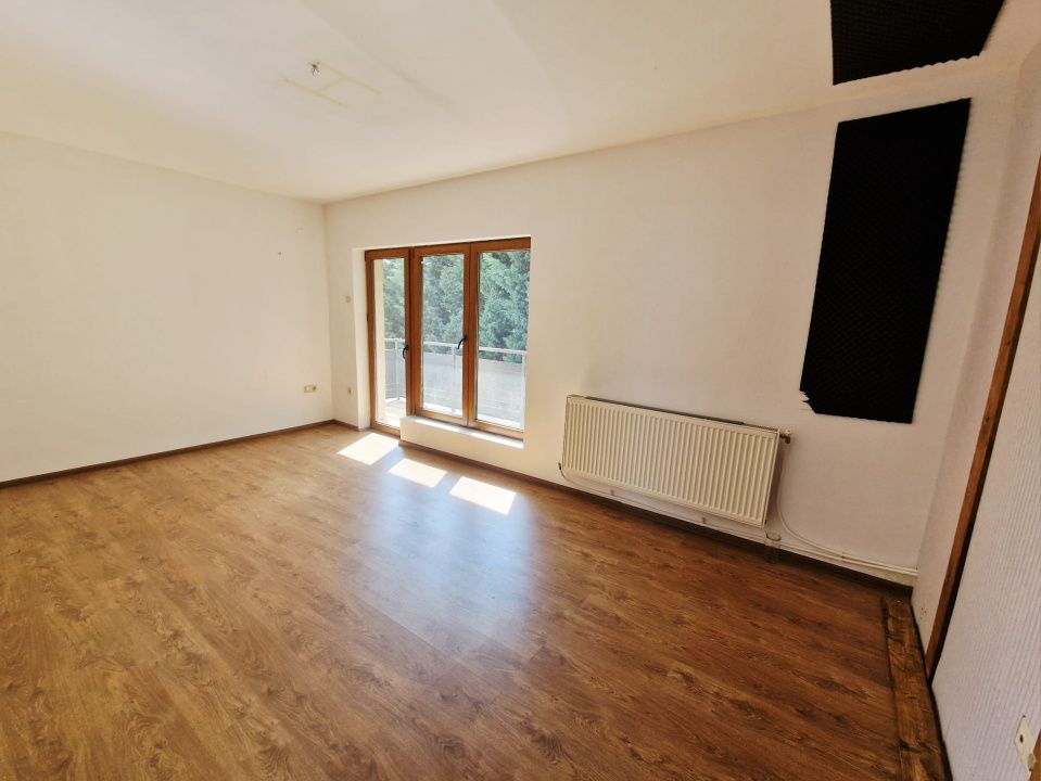 Apartament spatios si cu loc de parcare in Andrei Muresanu – fotografia 3 din 10