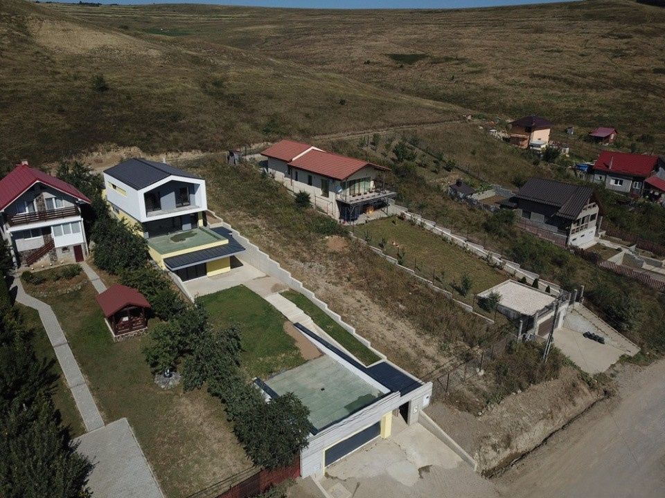Casă cu arhitectură premium, vedere la lac și garaj dublu | Câmpenești – fotografia 2 din 8