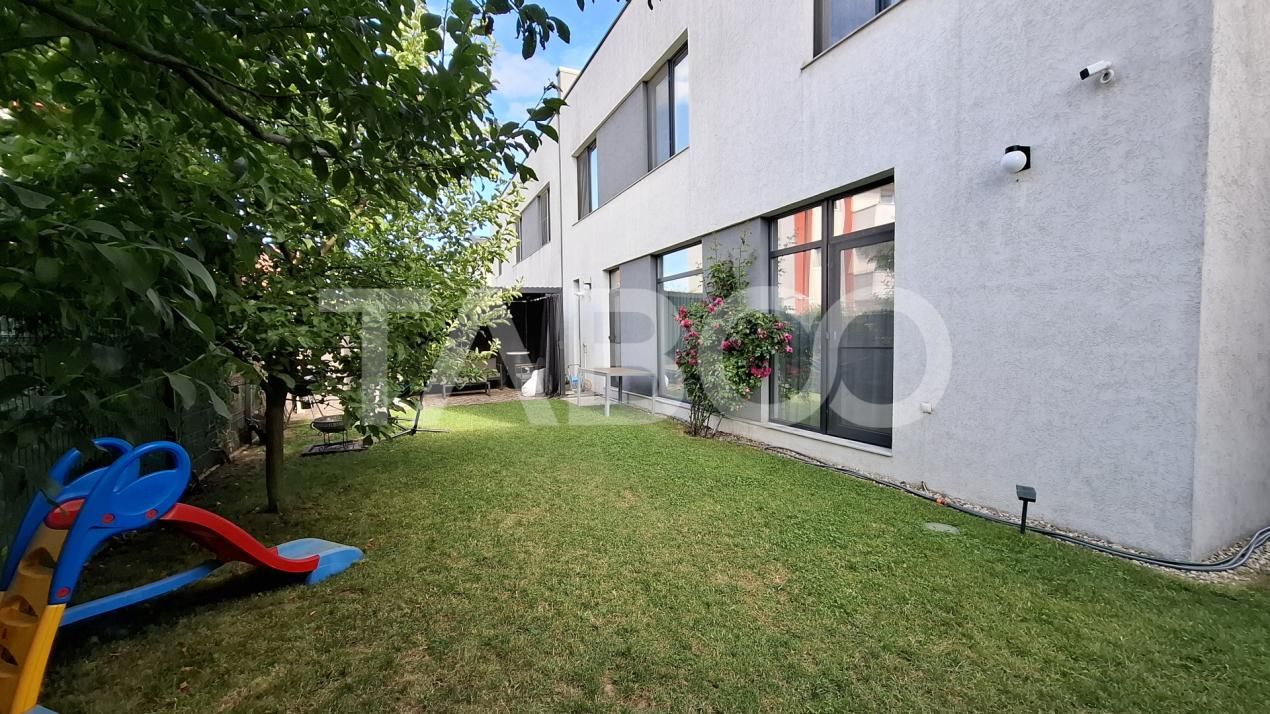Casa moderna de vanzare tip qvadruplex 3 in 1 in Selimbar Sibiu – fotografia 13 din 26