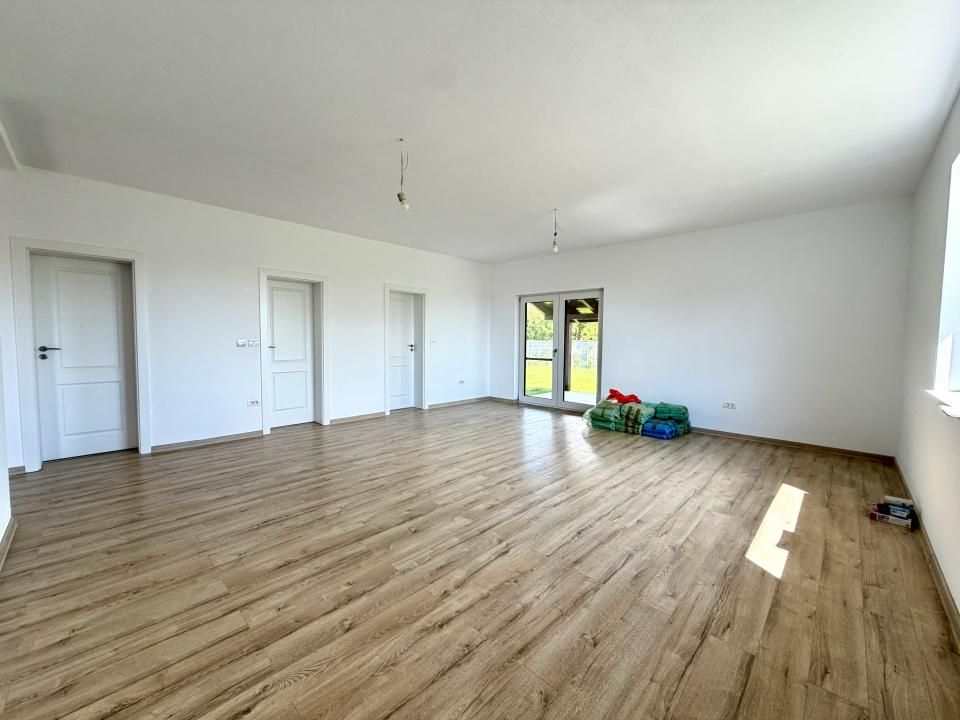 Casa individuala 4 camere, 125 mp utili, 623 mp teren - Dumbravita – fotografia 5 din 13