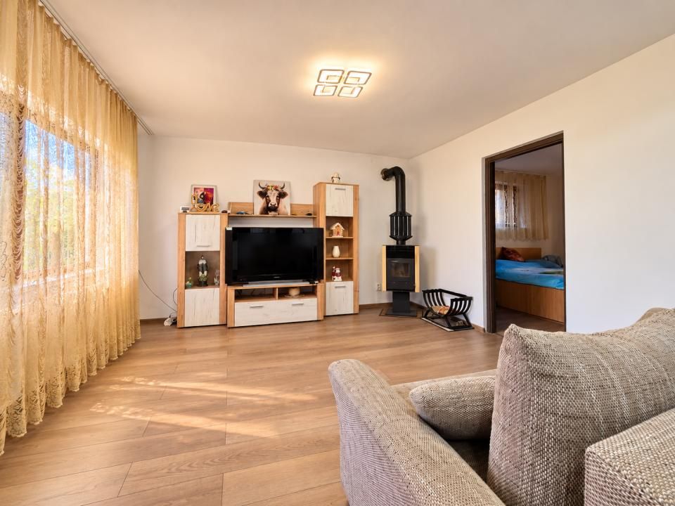 Casă pe malul lacului Snagov, ponton privat și teren 3.000 mp – fotografia 10 din 19