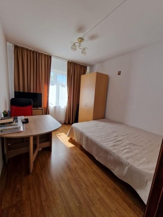 Apartament 3 camere de vânzare – Micro 6, Str. Moldovei – fotografia 6 din 9