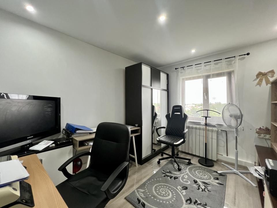Apartament 4 camere, decomandat, 92 mp utili - zona Chisoda – fotografia 6 din 12