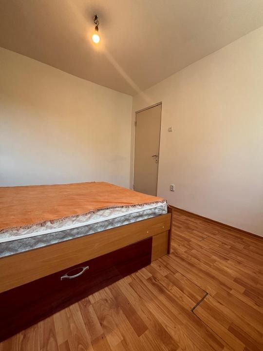 Vanzare 2 camere curat liber decomandat et 3 central Gaesti – fotografia 5 din 16