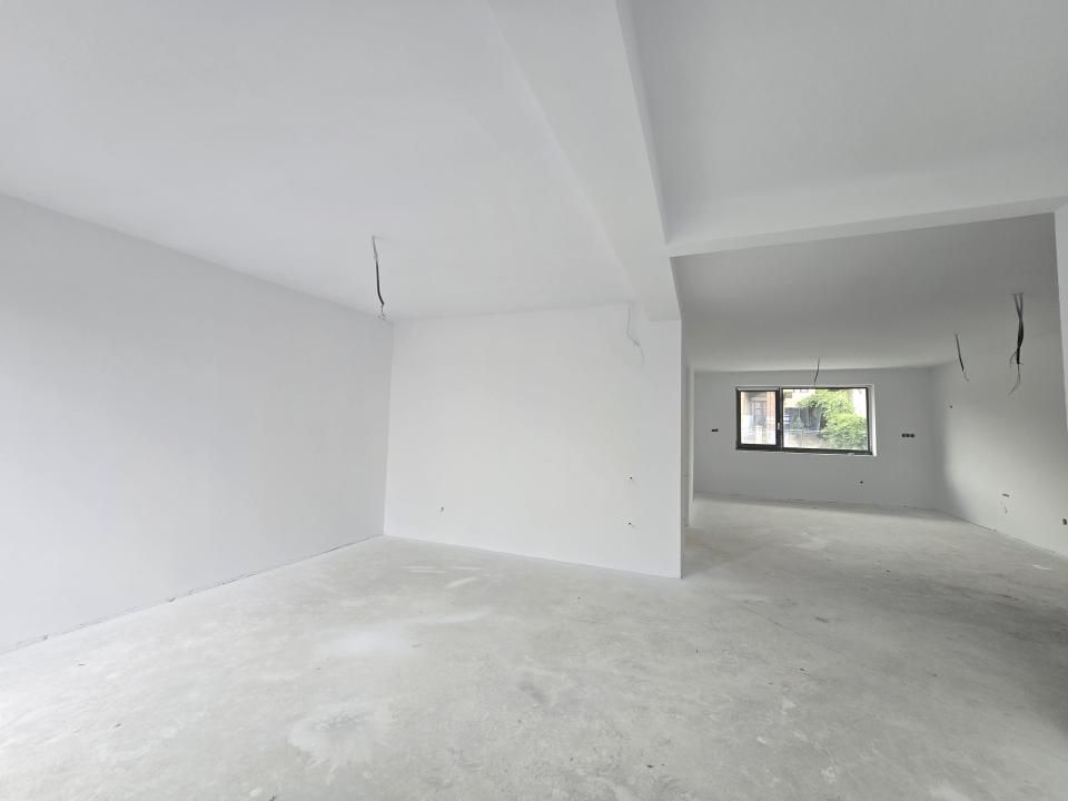 Casa individuală spațioasă cu garaj, D+P+E, 210mp utili, Dâmbul Rotund – fotografia 10 din 19