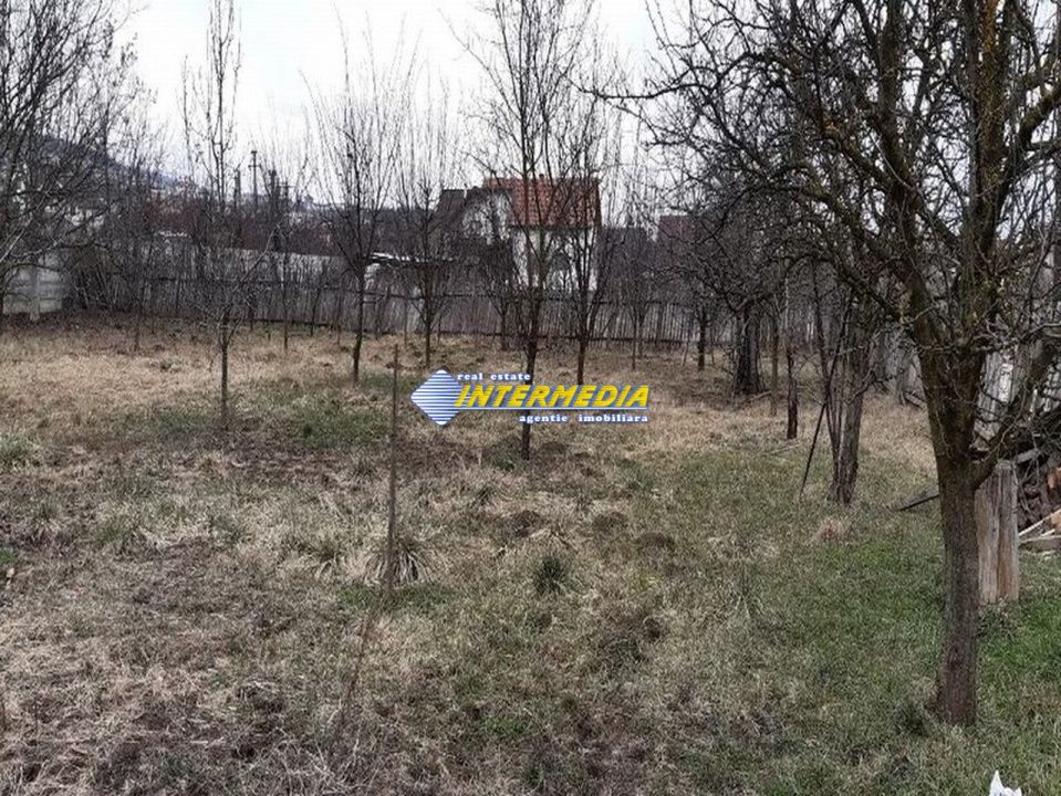 Teren intravilan cu utilitati in cartierul Cetate 946 mp Alba Iulia – fotografia 1 din 4